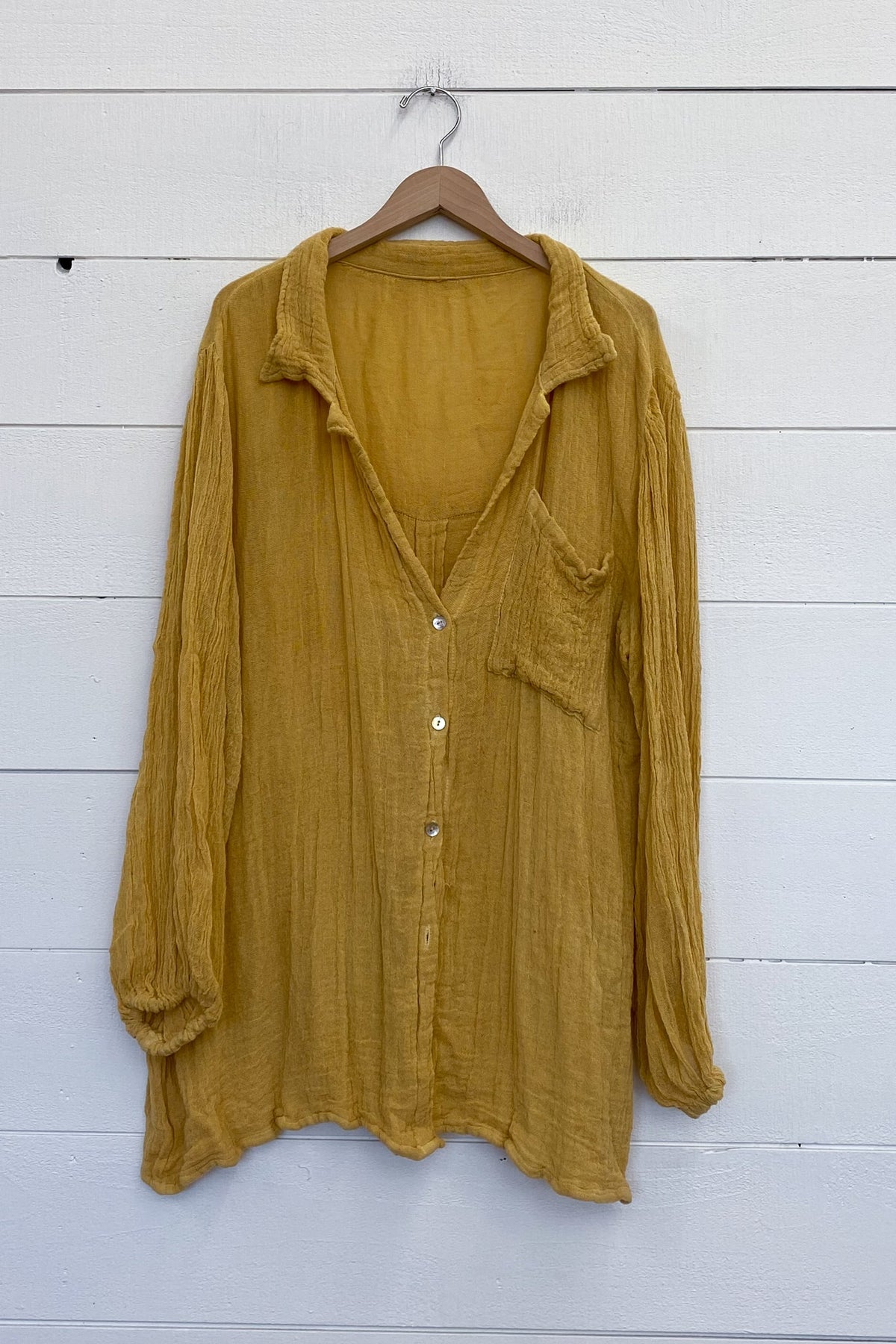 gold button up top